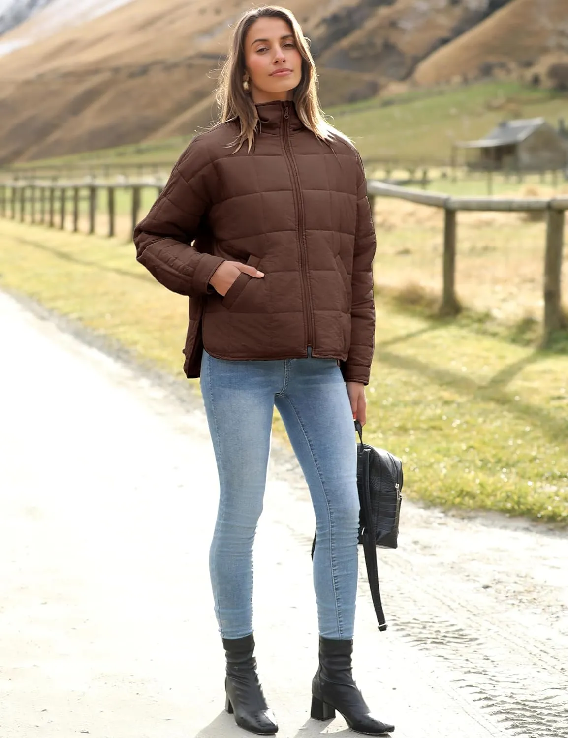 Huaqiao Womens Quilted Puffer Jackets Lightweight Zip up Short Winter Coat with Pockets