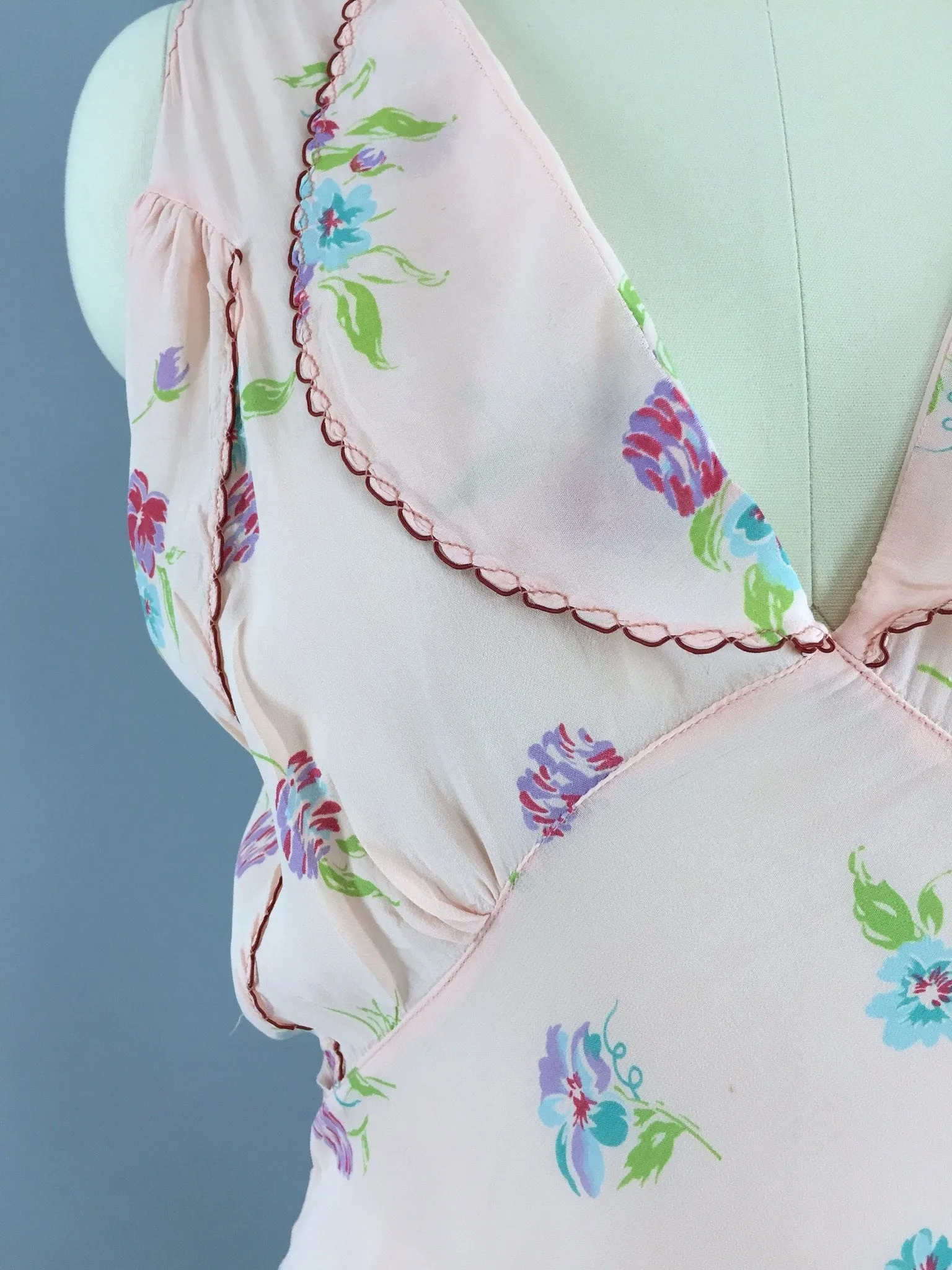 Vintage 1930s Bias Cut Floral Print Nightgown